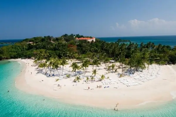 Foto de Cayo Levantado desde Santo Domingo