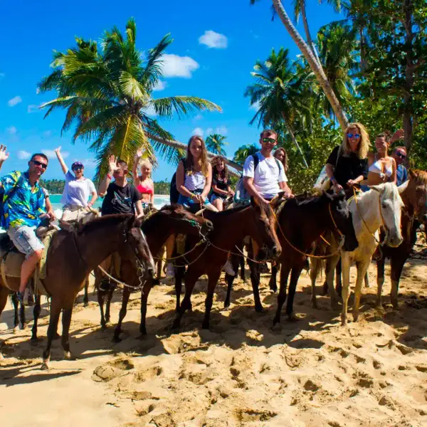 Montaña Redonda + Paseo a Caballo Playa Limón